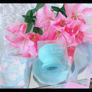 Face & body Scrubber, Detangling brush, cleanser